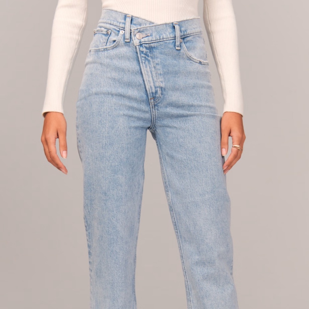 Abercrombie Curve Love Jean - Dad Jean